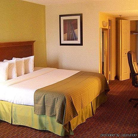 Clarion Hotel & Suites Conference Center Memphis Airport Rum bild