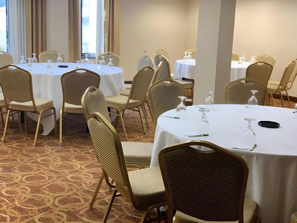 Clarion Hotel & Suites Conference Center Memphis Airport Exteriör bild